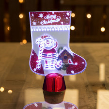 Vianočná LED dekorácia na stôl - lesklý podstavec - čižma - 15 cm